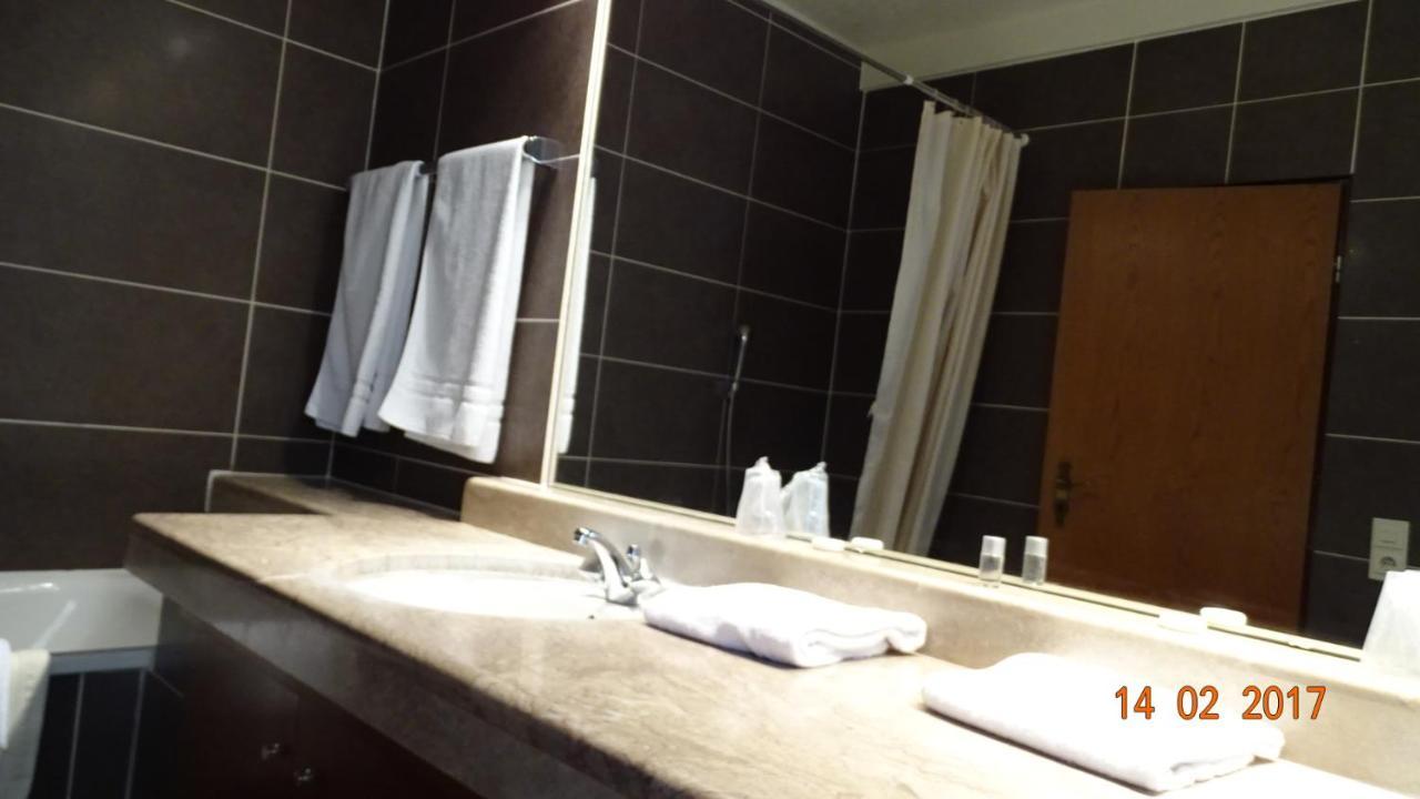 Bed & Breakfast Hotel Helga Hein Дюселдорф Екстериор снимка